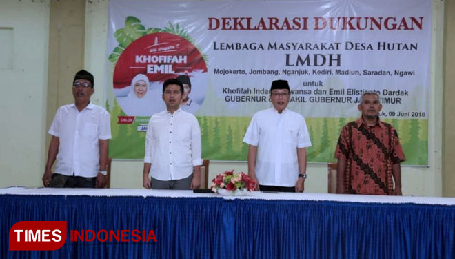 Emil Dardak saat menghadiri deklarasi dukungan dari LMDH di Rumah Makan Nirwana, Nganjuk,Sabtu 9/6/2018(FOTO:Tim Media For TIMES Indonesia)