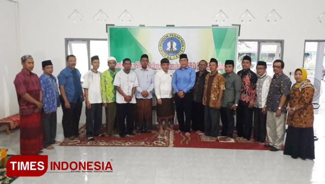 Komisi l Dewan Perwakilan Rakyat Daerah (DPRD) Kota Probolinggo, Jawa Timur, melakukan kunjungan ke Pondok Pesantren (PP) Nurul Jadid,  Buleleng, Bali, Sabtu (9/6/2018). (FOTO: Istimewa For TIMES Indonesia)