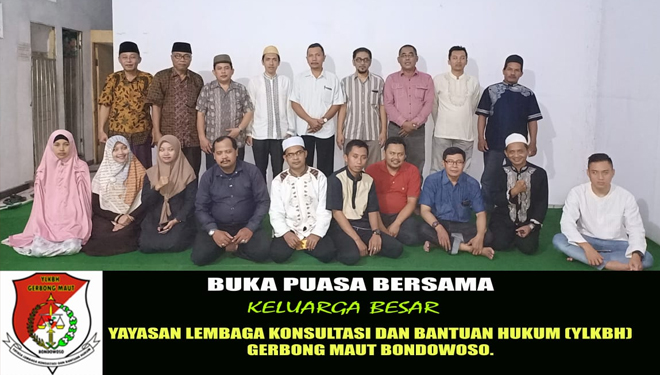 Foto bersama para advokat YLKBH Gerbong Maut Bondowoso. (FOTO: Bahrullah/TIMES Indonesia)