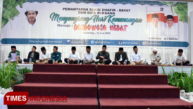 Wakil Ketua DPW PKB Jatim H Amin Said Husni (Lima dari kanan) Saat Menghadiri Pemantapan Saksi Dhafir-Dayat dan Doa Bersama Menyongsong Hari Kemenangan, Menuju Bondowoso Hebat (FOTO: Moh Bahri/TIMES Indonesia)