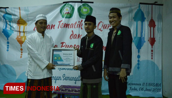Anggota Unit Kreativitas Mahasiswa (UKM) Jam'iyyatul Qurro' Wal Huffadz (JQH) Universitas Islam Malang pada saat Menggelar Kajian Al-Qur'an Tematik. (FOTO: AJP/TIMES Indonesia)
