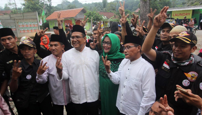 Ade Yasin saat menghadiri undangan deklarasi dukungan dari Ormas PJB (Pendekar Jalak Banten) Kabupaten Bogor. (FOTO: Istimewa)