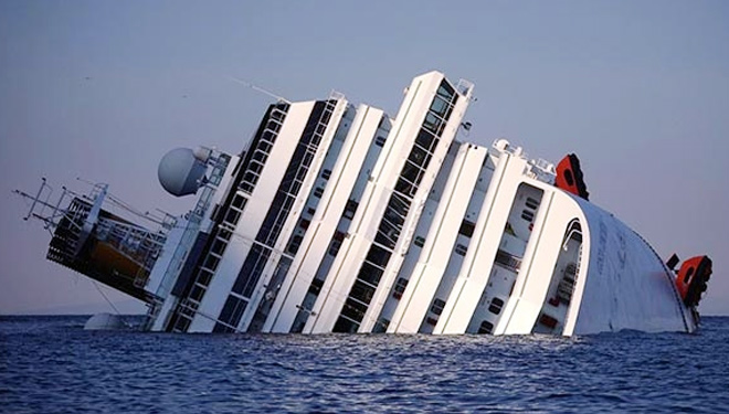 ILUSTRASI: Kecelakaan Kapal Laut. (FOTO: portal.tahupedia)