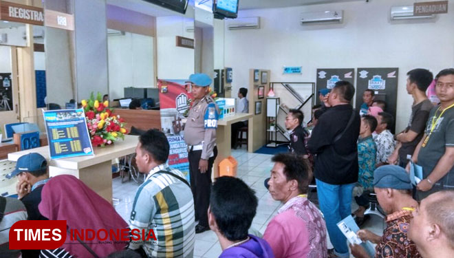 Hari Pertama Pelayanan SIM di Polres Situbondo (FOTO: Humas Polres Situbondo for TIMES Indonesia)