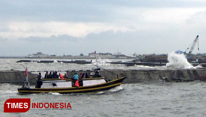 Kondisi perairan di sekitar Pelabuhan Tanjung Tembaga Kota Probolinggo. (FOTO: Happy L./ TIMES Indonesia)