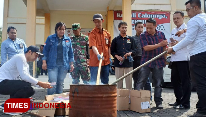 Puluhan Ribu Surat Suara Di Kota Batu Yang Rusak Dimusnahkan - TIMES ...