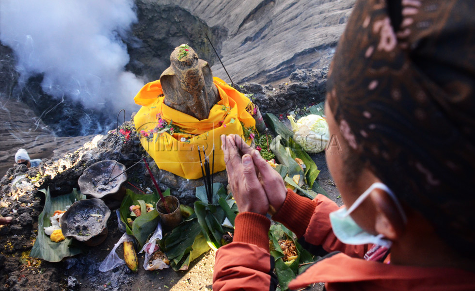 Masyarakat Tengger Rayakan Yadnya Kasada - TIMES Indonesia