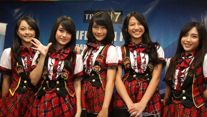 Beberapa personel grup vokal JKT48. (FOTO: Tribunnews)