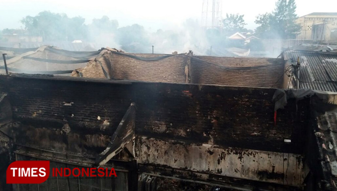 Kondisi kios Pasar Plaza Cepu pasca kebakaran, Jumat (6/7/2018). (FOTO: Ali/Times Indonesia)