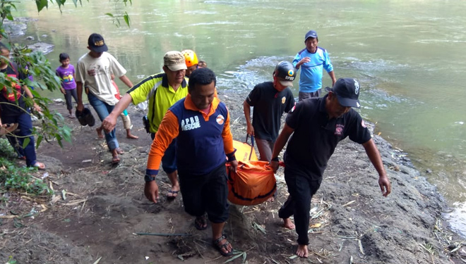 Pria Berbaju Korpri Ditemukan Mengapung di Dam Sungai 