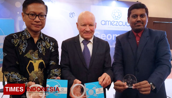 (ki-ka) Ganang Rindarko, Dr Konstantin Korotkov, Dr Shafi Saik, Selasa (10/7/2018).(FOTO: Lely Yuana/TIMES Indonesia)