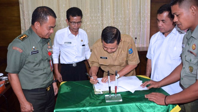 Wujudkan Swasembada Pangan, Korem 044 Gapo Ikut Cetak Sawah Baru ...