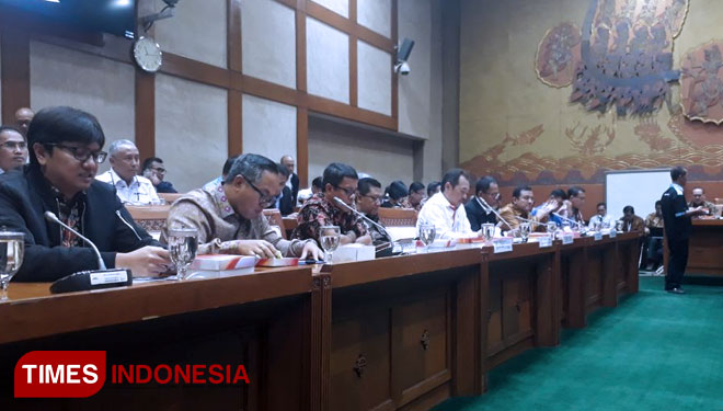 Suasana Rapat Panja Dividen di Komisi VI DPR (FOTO: Alfi dimyati/TIMES Indonesia)
