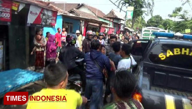 Beraksi di Siang Bolong, Dua Jambret di Probolinggo Diamuk Massa