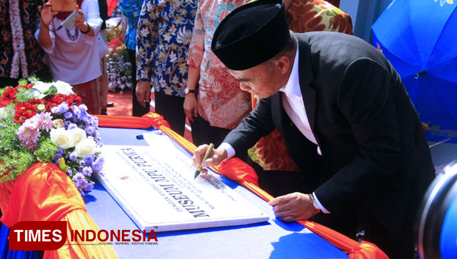 Menteri Pendidikan dan Kebudayaan, Muhadjir Efendi meninjau Museum Mpu Purwa yang baru saja di resmikan. Sabtu, 14/7/2018. (FOTO: Tria Adha/TIMES Indonesia)