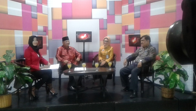Bupati bersama Kepala BPJS Kabupaten Malang dalam sebuah dialog tentang sosialisasi pentingnya ikut JKN. (FOTO: Istimewa)