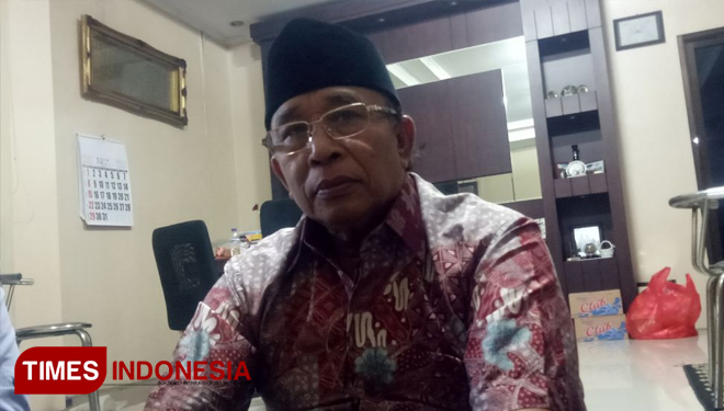 Haji Masnuh, saat menerima kunjungan wartawan di rumah beliau, di waru, Sidoarjo, Minggu,15/7/2018. (FOTO: Nasrullah/TIMES Indonesia)