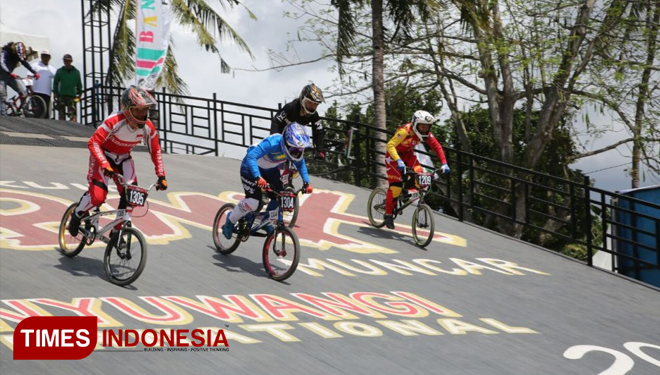 Pembalap saat beraksi (FOTO: Rizki Alfian/TIMESIndonesia)