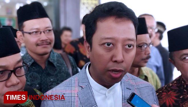 Ketua Umum PPP Romahurmuziy atau Romi mengungkap 10 nama-nama cawapres Jokowi. (FOTO: Imadudin M/TIMES Indonesia)