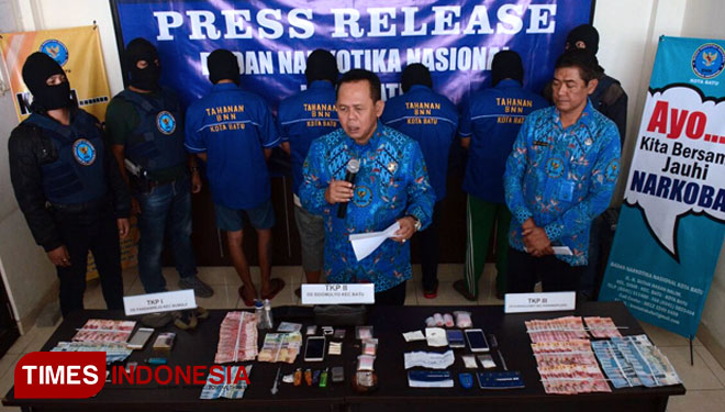 Diotaki Ayah dan Anak, Sindikat Pengedar Sabu Dibekuk BNN Kota Batu