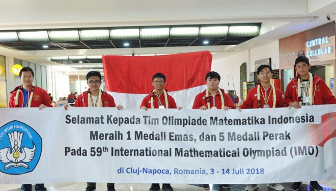 Peserta olimpiade matematika saat tiba di Tanah Air. (FOTO: Istimewa/kemendikbud)