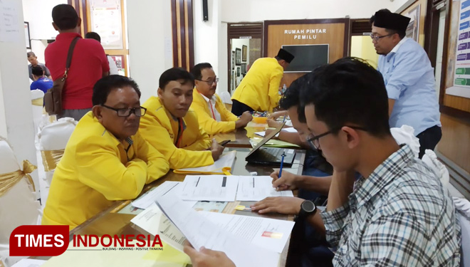 Partai Golkar mendaftarkan 45 nama Bacaleg Kota Malang untuk Pemilu 2019. (FOTO: Imadudin M/TIMES Indonesia)