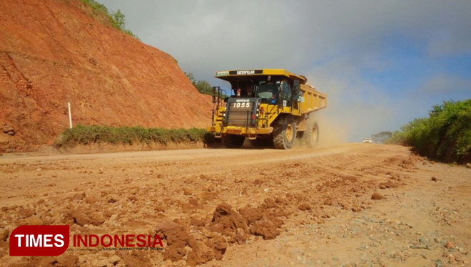 Aktivitas diarea tambang emas Gunung Tumpang Pitu, yang dikelola oleh PT BSI, di Desa Sumberagung, Kecamatan Pesanggaran, Banyuwangi. (FOTO: Dok. TIMES Indonesia)