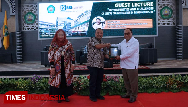  Fakultas Ekonomi dan Bisnis (FEB) Unisma Malang menggelar Guest Lecture Oppurtunities and Challenges of Digital Transformation in Banking Industry, Rabu (18/7/2018). (FOTO: ajp.TIMES Indonesia)