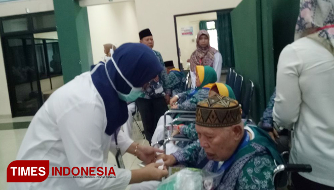 ILUSTRASI - Pemeriksaan Kesehatan Jemaah Haji Indonesia. (FOTO: Dok. TIMES Indonesia) 