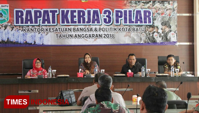 Wali Kota Batu, Dewanti Rumpoko mengharapkan 3 pilar mewaspadai aksi radikal dan siap mengamankan pelaksanaan Pemilu tahun 2019. (FOTO: Humas Pemkot Batu/TIMES Indonesia)