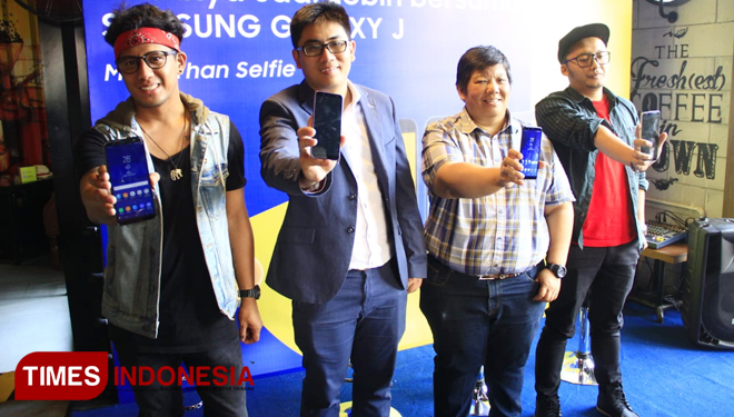 Launching produk Samsung J series bersama blogger, gadget enthusiast dan traveler di Golden Heritage Koffie Malang. Kamis,19/7/2018. (FOTO: Tria Adha/TIMES Indonesia)