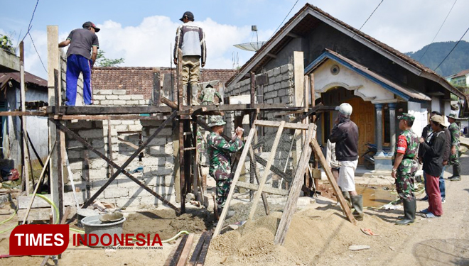 Mbah Tinem Senang Rumahnya Dibedah Satgas TMMD Kodim Banjarnegara