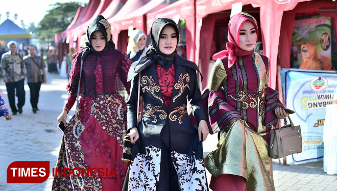 Soekarwo Koperasi dan UMKM Wujud Ekonomi Kerakyatan Soekarwo Koperasi dan UMKM Wujud Ekonomi Kerakyatan