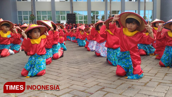 Tarian 2000 Bocah Semarakkan HAN Kota Batu  TIMES Indonesia