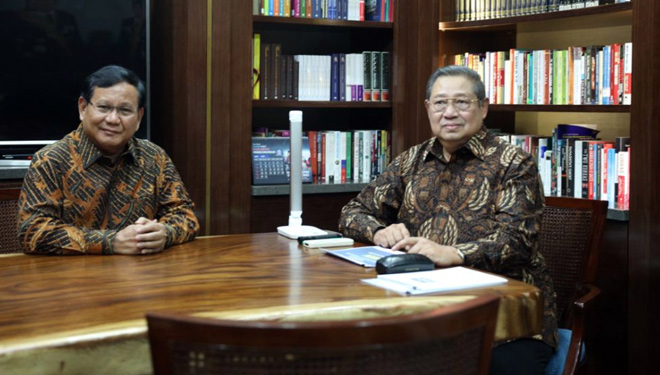 Susilo Bambang Yudhoyono (kanan) dan Prabowo Subianto. (FOTO: Istimewa)