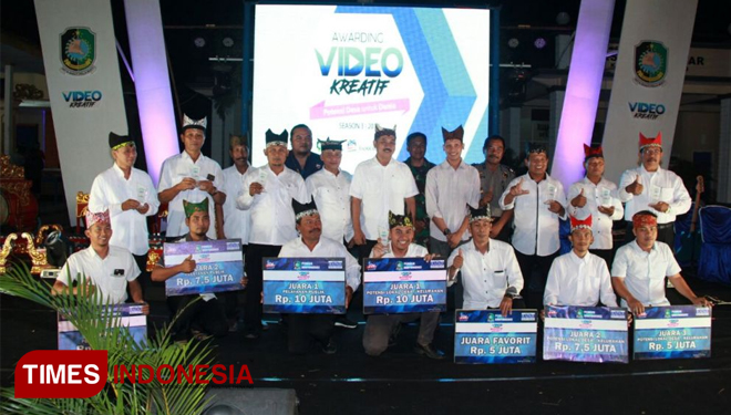 Peserta saat berfoto bersama (FOTO : Rizki Alfian/TIMESIndonesia)