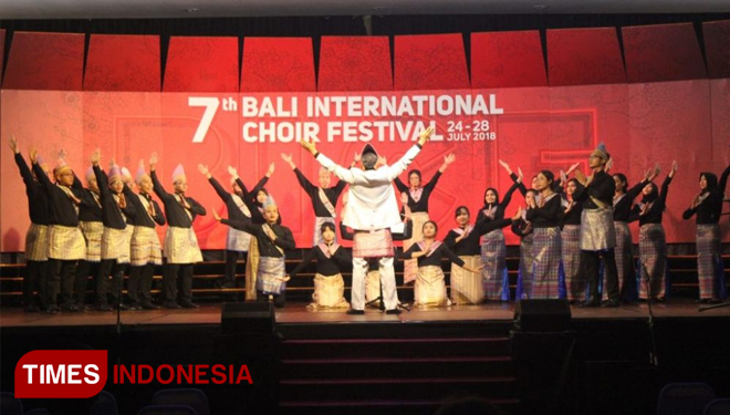 Paduan suara BEC FEB UB saat mengikuti 7th BICF di Bali (FOTO: AJP/TIMES Indonesia)