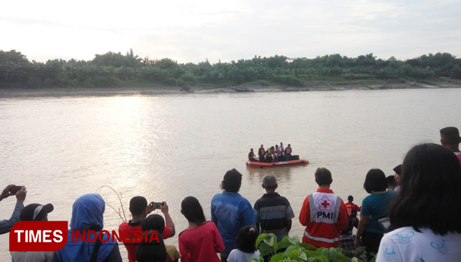 Air Bengawan Solo Tercemar, DLH Bojonegoro Lapor Pemprov - TIMES Indonesia