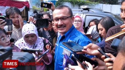 Soal Politik Kebohongan, Demokrat Minta Jokowi Jelaskan Mobil ESEMKA dan Freeport
