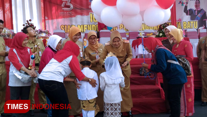 Walikota-Batu-dewanti-Rumpoko.jpg