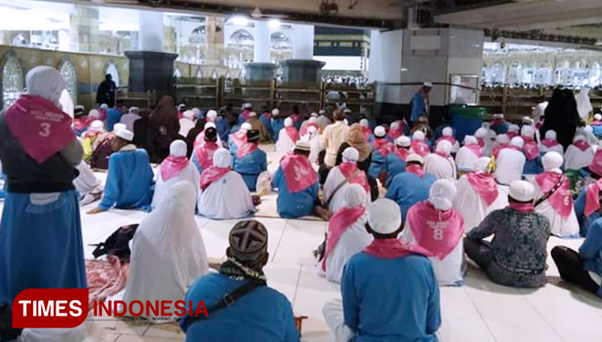 JCH Indonesia asal Probolinggo di Masjidil Haram. (FOTO: KH. Tauhidullah Badri for TIMES Indonesia)