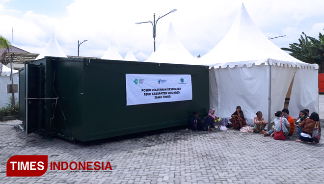 Kontainer bantuan dari Jawa Timur yang bisa dipakai untuk ruang operasi korban gempa Lombok. ((FOTO: Abdul Muis/TIMES Indonesia)