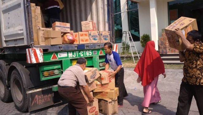 Lazismu kirim satu kontainer bantuan gempa Lombok. (FOTO: Istimewa)