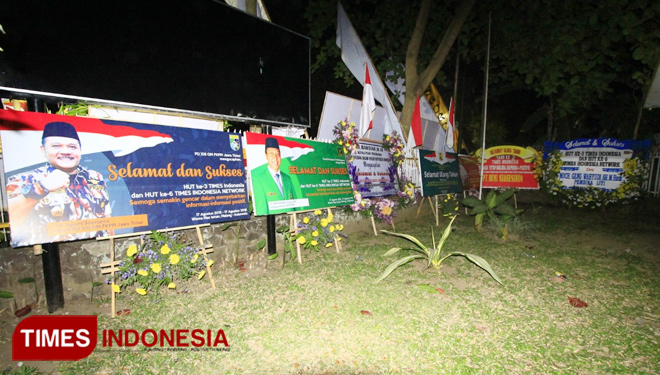 Ultah TIMES Indonesia Ke 3 Banjir Karangan  Bunga  Pemred 