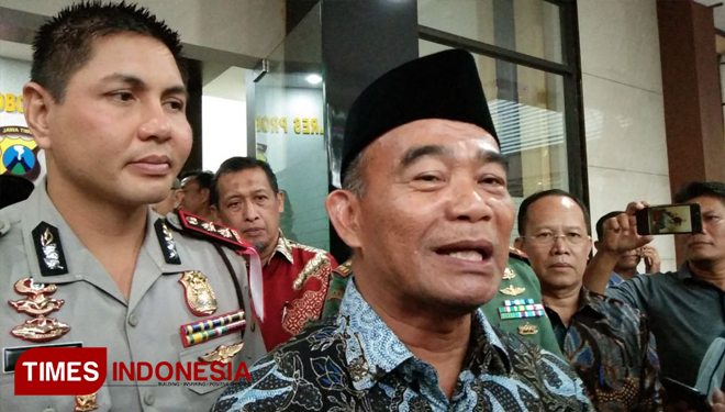 Menteri Pendidikan dan Kebudayaan, Muhadjir Effendy, saat memberikan keterangan pada awak media. (FOTO: Happy L./TIMES Indonesia)
