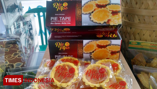 Pie Tape hasil kreasi Mahasiswa Unej yang sedang KKN di Tenggarang. (FOTO: Moh Bahri/TIMES Indonesia)