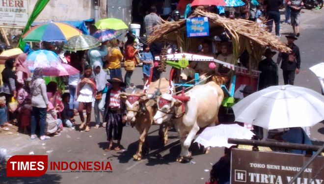 ILUSTRASI - Karnaval di dua kecamatan di wilayah Malang Barat dan gerak jalan di kecamatan Junrejo dilaksanakan besok, pengguna jalan diharapkan memanfaatkan jalan alternatif. (FOTO: Muhammad Dhani Rahman/TIMES Indonesia)