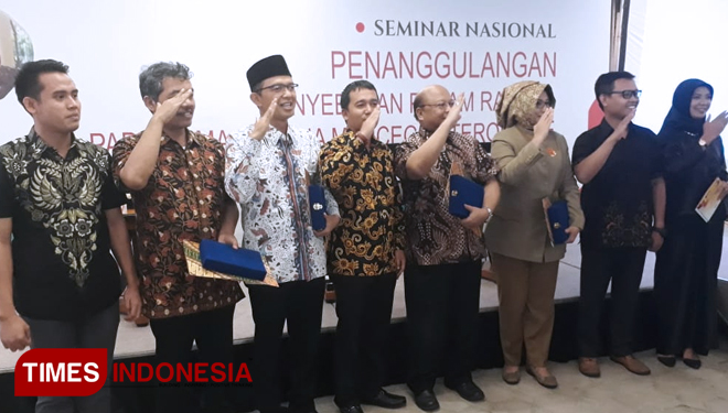 Maman Imanul Haq (peci hitam). (FOTO: Alfi Dimyati/TIMES Indonesia)