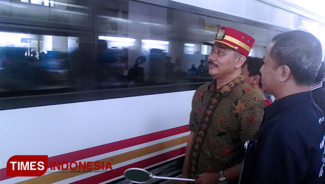 Wakil Bupati Banyuwangi, Yusuf Widiatmoko saat menghadiri acara peluncuran KA Wijaya Kusuma di Stasiun Banyuwangi Baru, Kalipuro, Banyuwangi. (FOTO: Erwin Wahyudi/TIMES Indonesia)