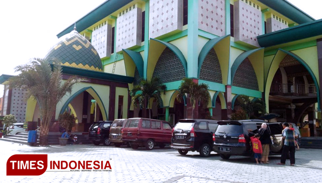 Masjid yang didirikan tahun 1920 ini berhasil meraih PWNU Jatim Award tahun 2018 dalam kategori Unit Usaha NU. (FOTO: Muhammad Dhani Rahman/TIMES Indonesia)